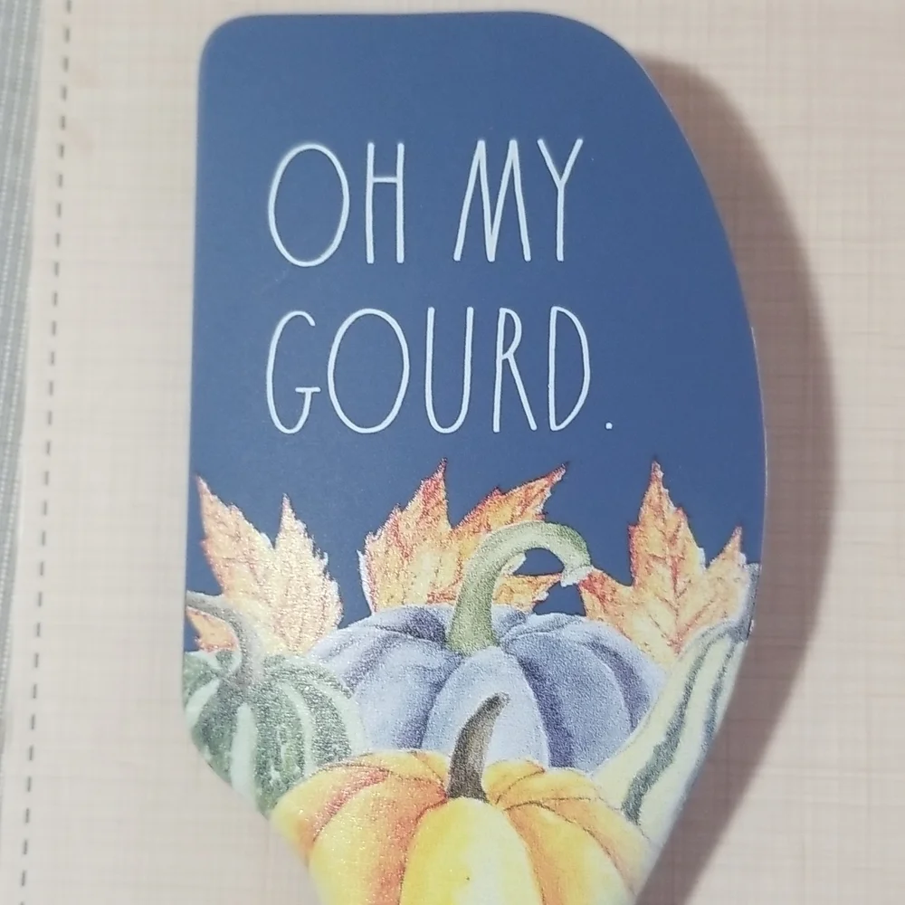 RAE DUNN SPATULA & COOKIE CUTTER 